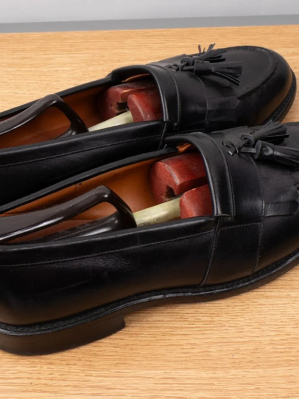 Allen Edmonds Newport Shoes Men's 9.5 EEE Black Leather Resoled With Shoe Trees